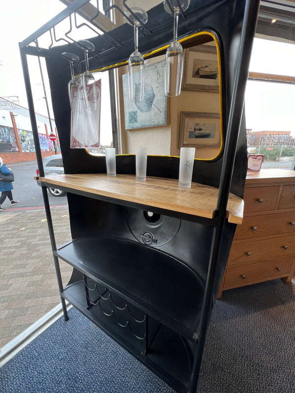 Tuk Tuk standing bar